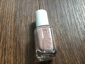 新品●essie エッシー●764　 lady like グレイッシュライラックピンク系カラー　　ミニサイズ　5ｍｌ