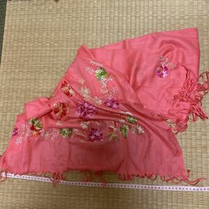 チェンマイ タイ モン族 ハンドメイド 手作り 手づくり 民族調 お土産 グッズ ストール 刺繍 花柄 ピンク
