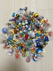 【大量★キャラクターミニフィギュア 】230個以上 ポケモン ドラえもん ちいかわ 星のカービィ ガチャ ミニオン ディズニー キティ