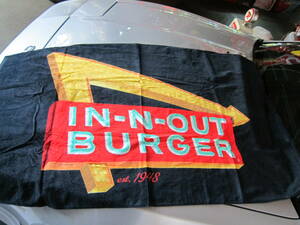 送料600円　In-N-Out Burgers　インアウトバーガー　ビーチタオル ネオン