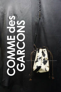 COMME des GARCONS 牛柄ショルダーバッグ 巾着 レザー/フェイクファー コムデギャルソン CDG