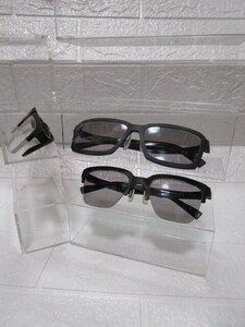 アクリル製　メガネスタンドｘ２個（めがねサングラス眼鏡置き飾り収納オブジェ展示棚）