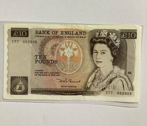【イギリス】◆1975-1992年　エリザベス女王　10ポンド　準未使用　旧紙幣