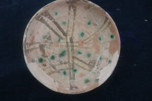 ペルシャ三彩　小皿　１０００年前　幾何学模様　発掘品