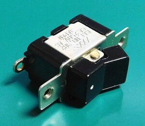 ミヤマ電器 ロッカースイッチ(AC250V・6A/ON-OFF) [管理:SA487]