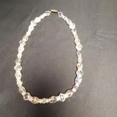 カットガラスのネックレス