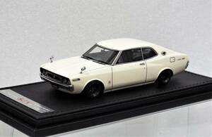 【イグニッションモデル】1/43 日産 ローレル 2000SGX (C130) 2ドアHT ホワイトのレジン製ミニカー。（ IG1905）