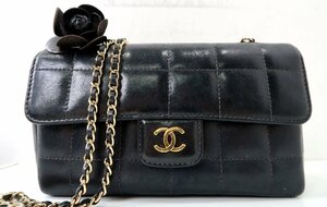 CHANEL(シャネル) カメリア チョコバー ショルダーバッグ マトラッセ ブラック レザー