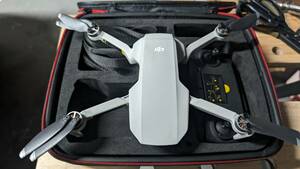 DJI Mavic Mini ドローン 送信機　標準バッテリー　スマホケーブルUSB-C　ケース付き　登録済み