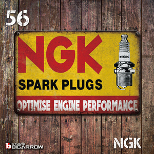 56 ブリキ看板 20×30㎝ NGK SPARK PLUGS NGKスパークプラグ ガレージ メタルプレート アメリカンインテリア 世田谷ベース