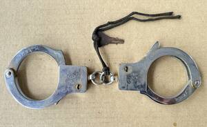 手錠　45MP 1054 鍵付き　アンティーク　骨董品　ハンドカフ　警察 サバゲー