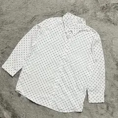 《M.deux》エムドゥ（M）カジュアル星柄総柄ホワイト七分袖襟付き白シャツ