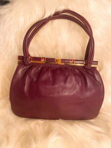 濱野　紫の革のバッグ