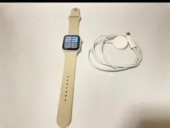 Apple Watch SE 40mm シルバー  スターライトスポーツバンド
