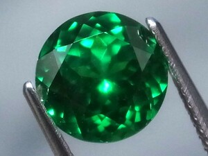 2.79ct 新品・エメラルドカラー合成人造宝石ヤグセラミック ＹＡＧ （イットリウム・アルミニウム・ガーネット）