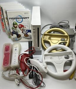 Wii本体 ソフト7セット　コントローラーなどは2セットあります