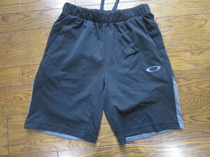 OAKLEY ジャージハーフパンツ　Ｓサイズ　黒×ネイビー色