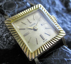 K18 金無垢　刻印有り　厚み有り　チュードル　レアモデル　手巻き 腕時計 ゴールド 