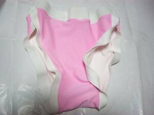 大人おむつカバー　チョロ漏れ防止　オムツ　立体的　綺麗なピンク　日中使用可　スナップ　LL位　女性にも　幅広い年代で使える　機能的