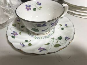 d-0418　Noritake カップ＆ソーサー　ソーサー6枚あり　ノリタケ　白磁　有田焼WEDGWOOD ロイヤルアルバート 洋食器 花柄 