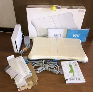 Nintendo ニンテンドー ★ Wii 本体　 Wii Fit バランスボード　ソフト　通電確認済　♪