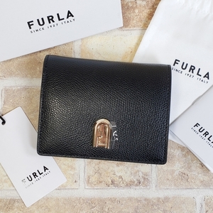 未使用 フルラ FURLA レザー 二折財布 コンパクトウォレット ブラック