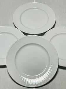 【国産高級白磁】新品未使用　白無地リムに彫刻デザインの21センチのお皿　新品4枚