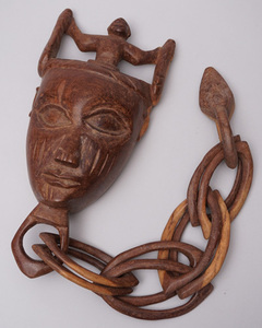 アフリカ　ケニア　木彫り　チェーン　No.2　彫刻　