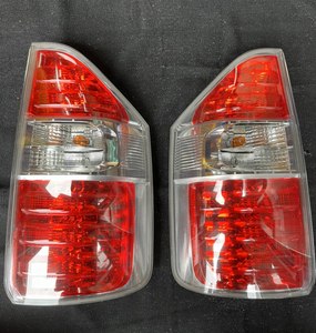 トヨタ ノア 前期 純正 ノーマル LED テールランプ テールライト 左右セット ICHIKOH 28-198