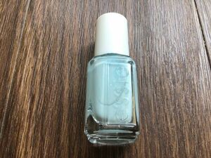 レア新品●essie ●746　　Borrowed And Blue　 　5ｍｌミニサイズ　　匿名発送　エッシー　廃盤