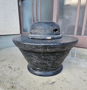 日本のアンティーク 火鉢 陶器製 蓋付き 行火炉 釜 旧家蔵出し インテリア 古民家 古道具 明治 大正期