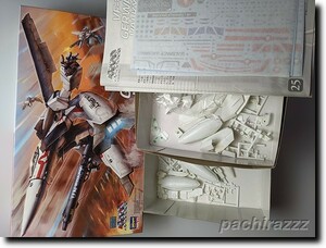 ハセガワ 1/72 VF-1J/A ガウォーク バルキリー 2機セット (製作途中)