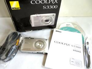 ●【ト足】①Nikon デジタルカメラ COOLPIX (クールピクス) S3300 シルバー 箱付き CBZ01ZZG79