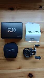 【送料無料】オマケ付き ダイワ 17スティーズ SV TW 1012SV-XH 右ハンドル DAIWA STEEZ