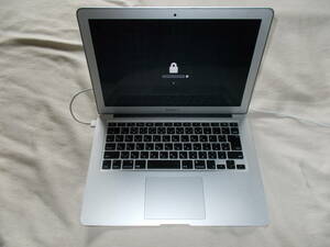 33.Mac Book Air 13inch・A1466・EMC2632・ジャンク（ロックあり）