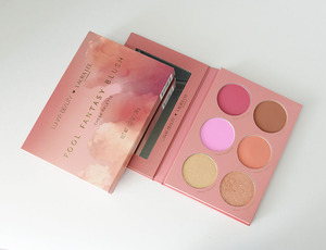 Lunar Beauty x Laura Lee チークパレット「Fool Fantasy Blush」