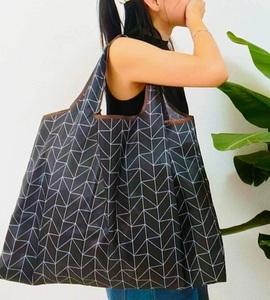 ■新品■エコバッグ【幾何学模様】大容量　コンパクト　簡単　　かわいい　便利　ショッピングバッグ