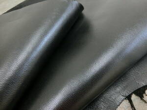 T35　黒　シープ革　もっちりソフト　１～１，１ミリ　最長部約91×55㎝　革小物レザークラフト材料　ハンドメイド　手作り材料