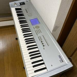 KORG TRITON PRO コルグ シンセサイザー 音源モジュール　キーボード　triton