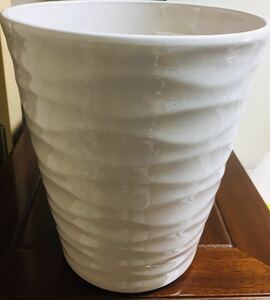 新品未使用植木鉢陶器鉢 白直径24cm ×高さ27cm