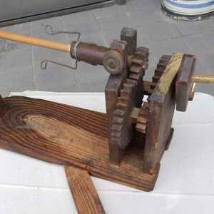 糸巻き機　木製　レトロ　(中古）古民具 