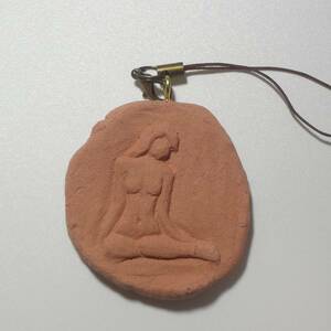 出品者作 オリジナル 彫刻 アート『 裸婦 』 芸術 ハンドメイド 手彫り 彫刻 キーホルダー ストラップ