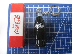 非売品　キーホルダー　コカ・コーラ　ボトル型キーホルダー　新品未使用