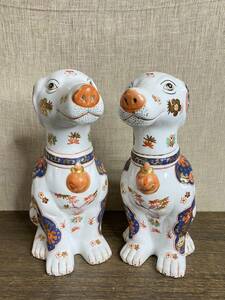 中国美術 華東堂製 古伊万里 金彩草花柄 犬の置物 2ペア 高31cm 花図 金彩 陶器（管理ID：3998）