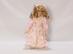 PORCELAIN DOLL ポーセリンドール ■ 金髪 巻き髪 少女 ピンク色 ドレス メガネ をかけた 顔や手は陶器製