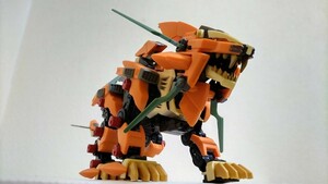 ゾイド ZOIDS「ライガーゼロ シュナイダー US(ハズブロ) 版」完成品/箱・取説つき/ジャンク扱い