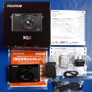 FUJI FILM 富士フィルム デジタルカメラ XQ2 ブラック/ コンパクト デジカメ コンデジ/説明書、バッテリー、充電器など純正付属品全て有り