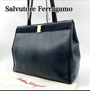 【美品】Salvatore Ferragamo ハンドバッグ レザー 黒 型押し