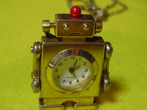 珍品　デザインMARY　LAND　ロボット型　ペンダント時計　ゴールド