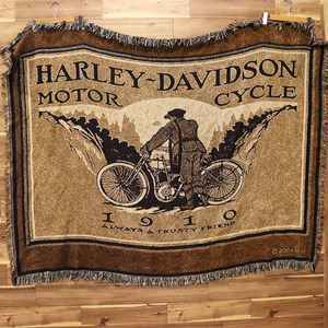 A　Harley Davidson ハーレーダビッドソン　大判ラグ　カーペット　アメリカ古着卸　テーブルクロス　アンティーク　バイク　インテリア